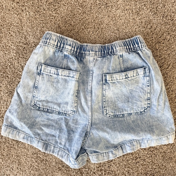 Women's Gap Denim Shorts with drawstring - Picture 4 of 5